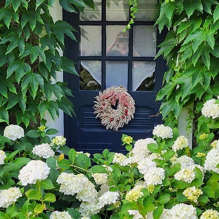 Les Glycines Bed and Breakfast Ury Εξωτερικό φωτογραφία