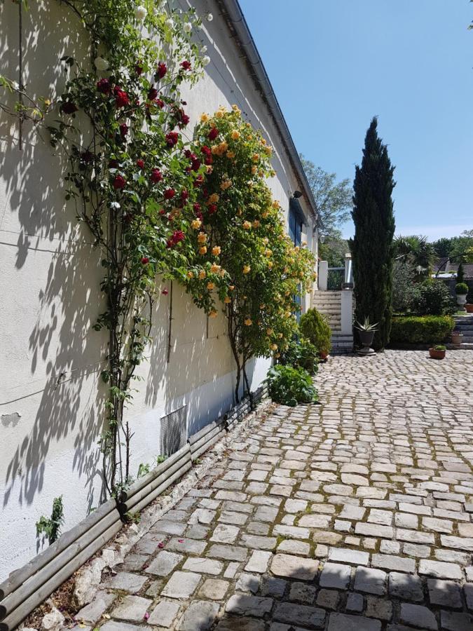 Les Glycines Bed and Breakfast Ury Εξωτερικό φωτογραφία
