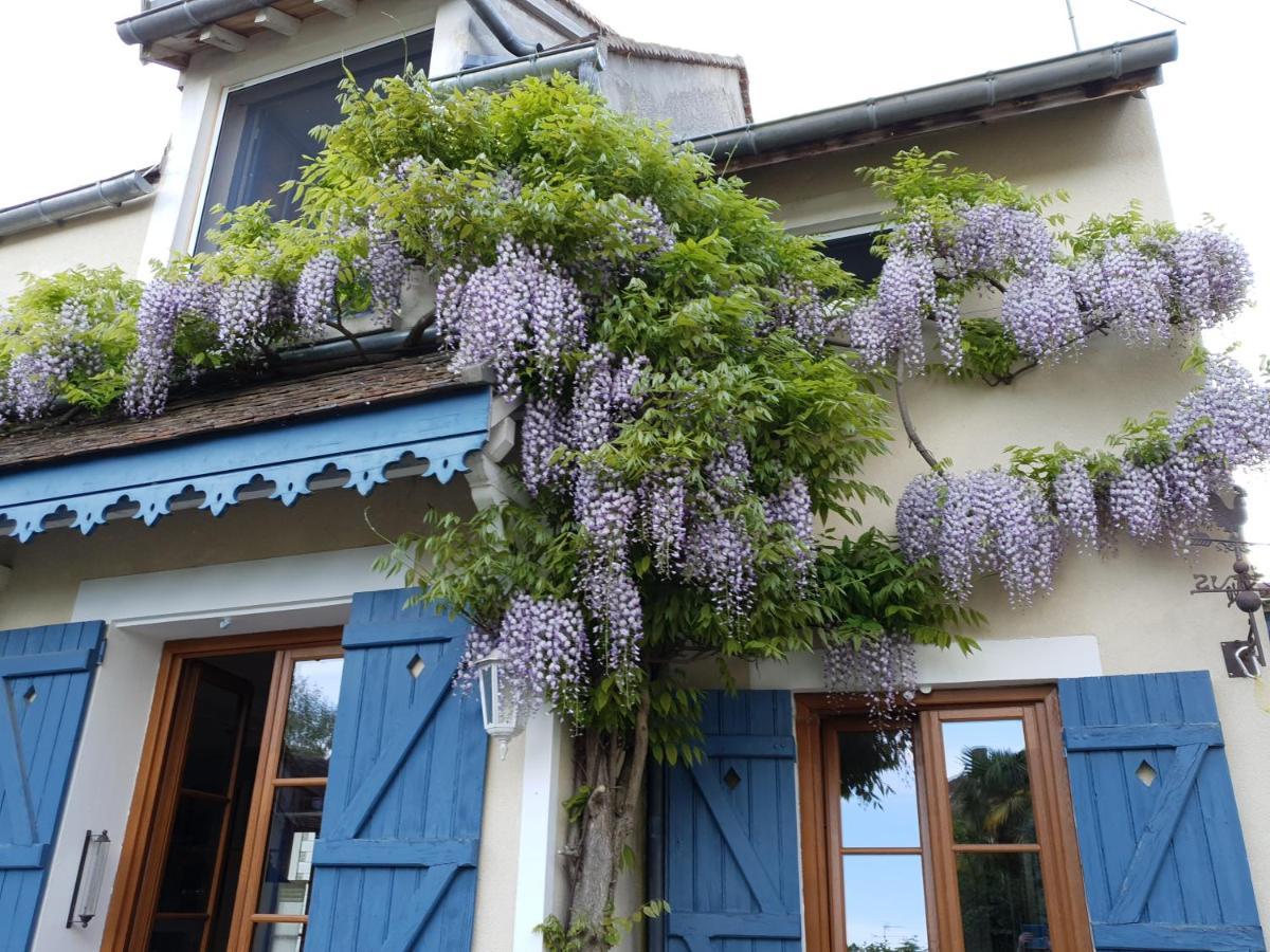 Les Glycines Bed and Breakfast Ury Εξωτερικό φωτογραφία