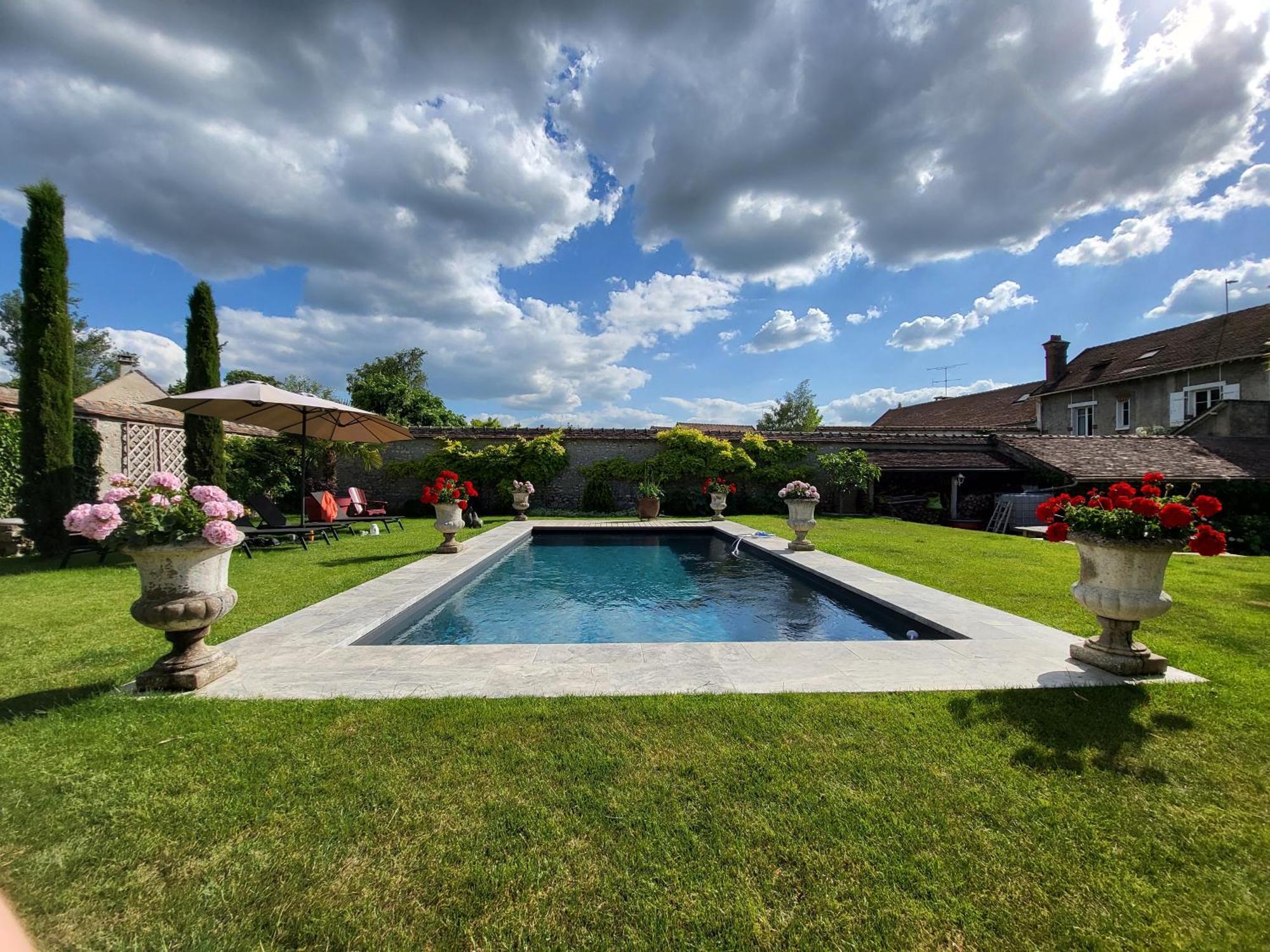 Les Glycines Bed and Breakfast Ury Εξωτερικό φωτογραφία