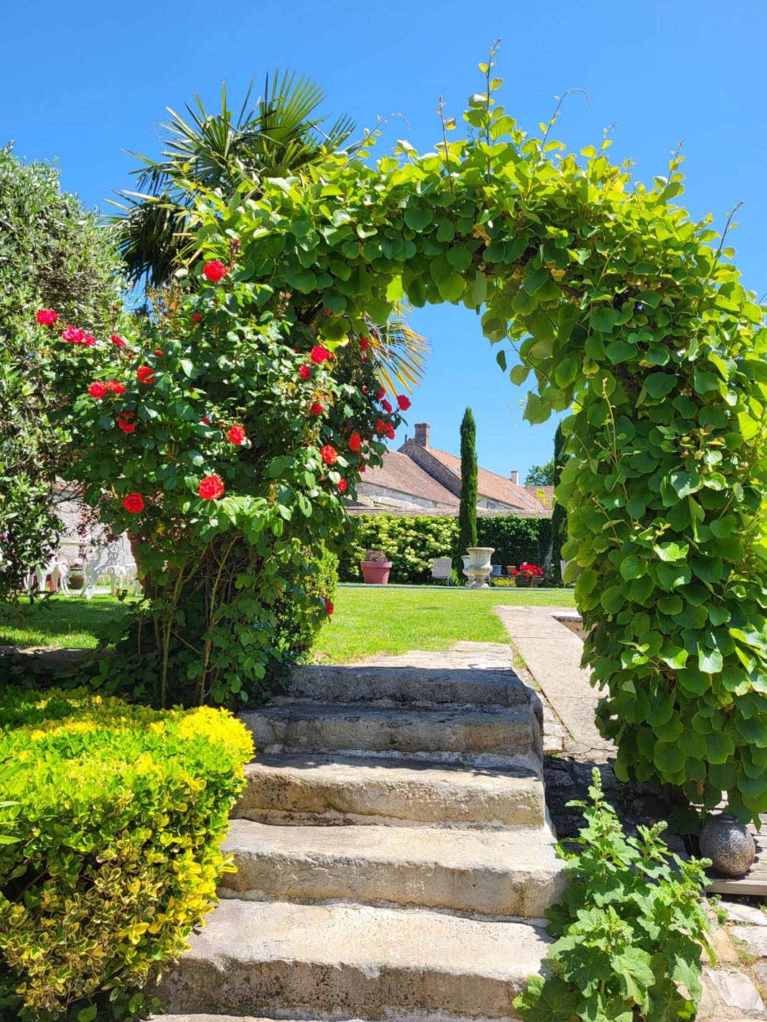 Les Glycines Bed and Breakfast Ury Εξωτερικό φωτογραφία