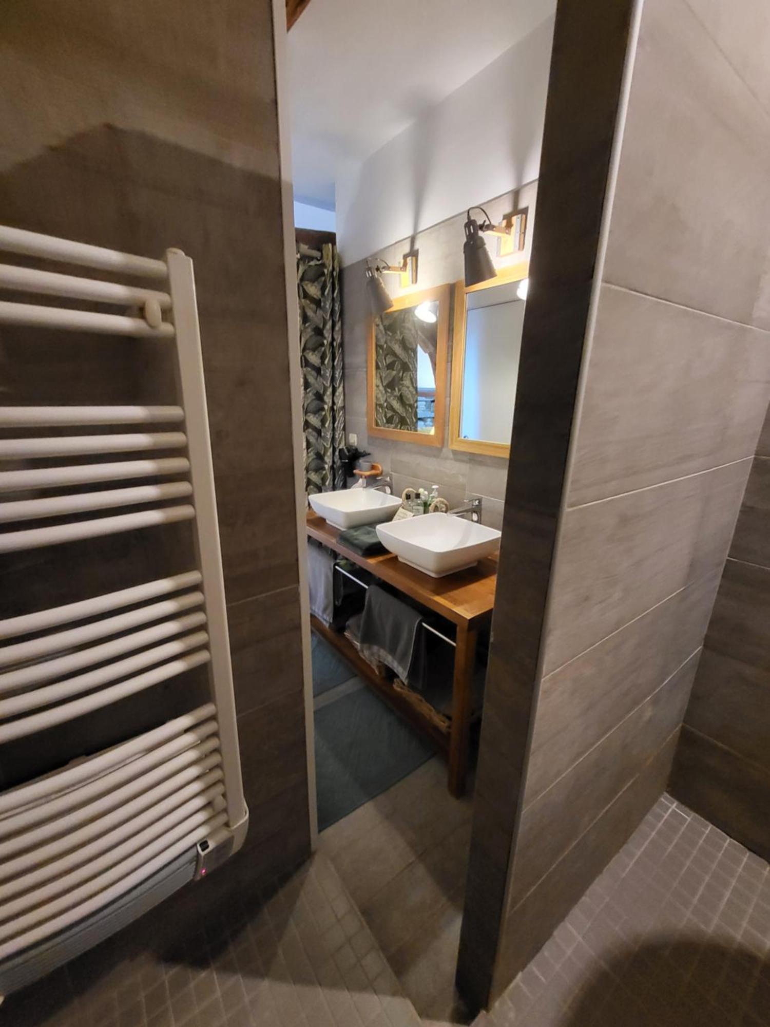 Les Glycines Bed and Breakfast Ury Εξωτερικό φωτογραφία