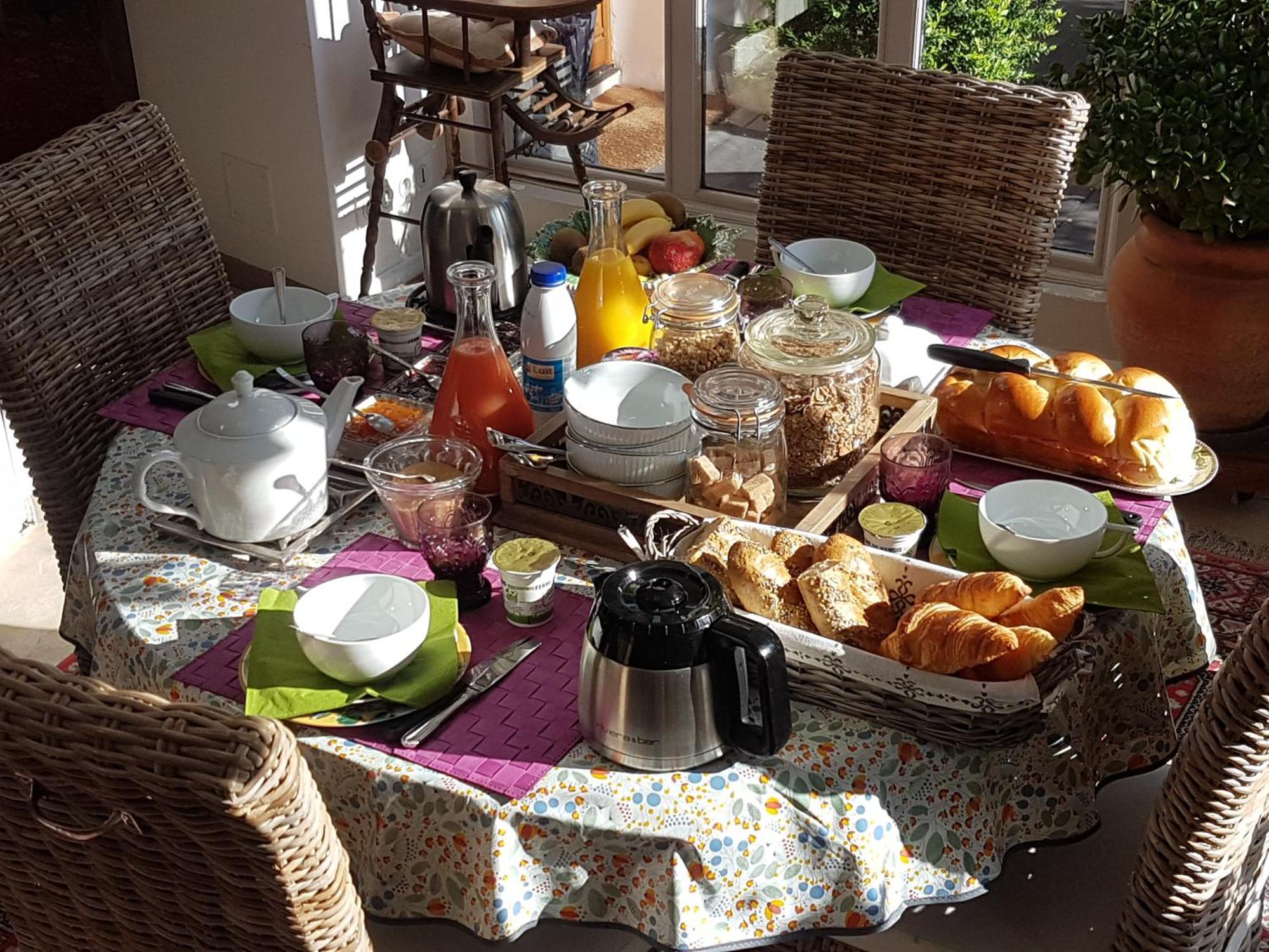 Les Glycines Bed and Breakfast Ury Εξωτερικό φωτογραφία